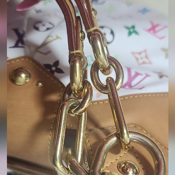 Louis Vuitton Ursula GM - Picture 10 of 15